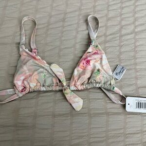 Dippin daisy’s Floral Print Triangle bikini top - small - NWT